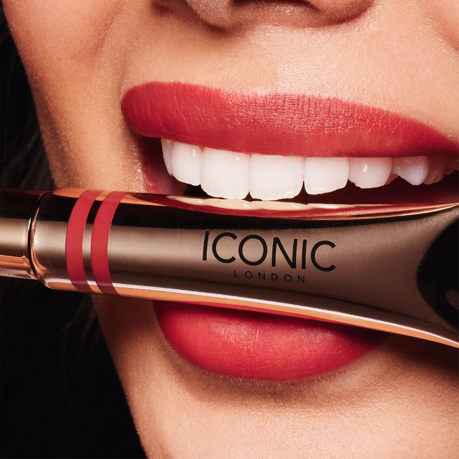 CLOUD KISS MATTE LIP MOUSSE BY ICONIC LONDON ( MOUSSE LABIAL)